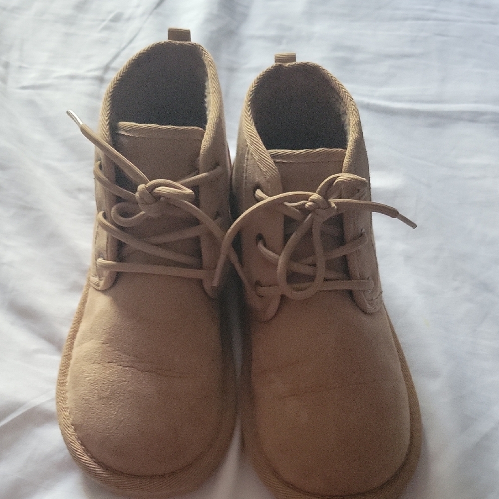 🧸👟 The Children’s Place Kids Boots – Tan Color, Soft & Durable Outdoor Shoes